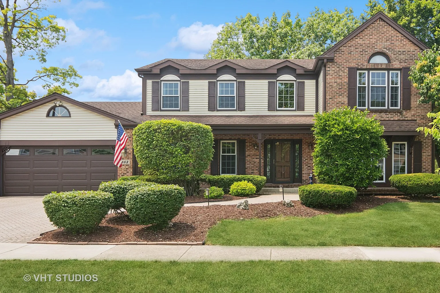 883 Interlaken Dr photo 1