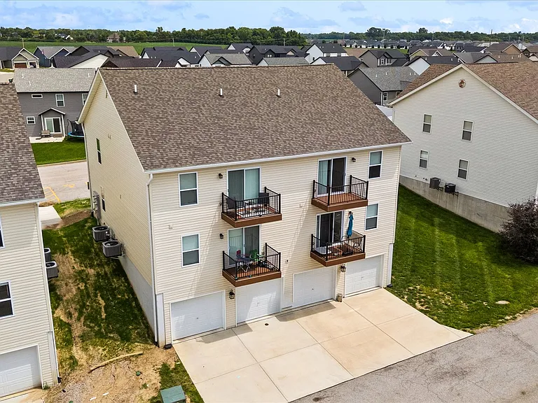 708 Harbor Woods Dr #C — Photo 23