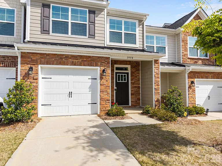 3954 Rothwood Ln — Photo 4