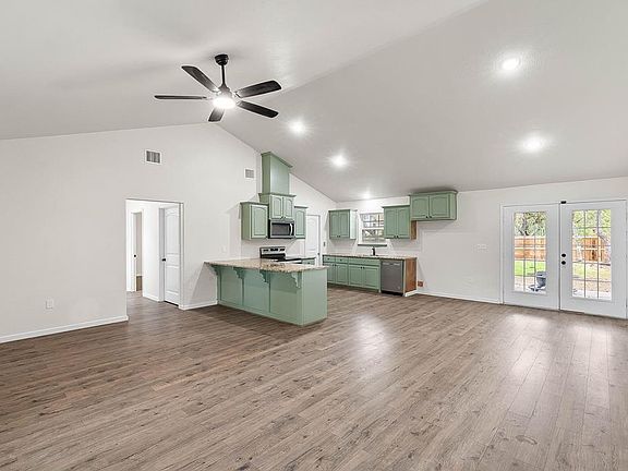 3rd image of 1024 Egret Ln