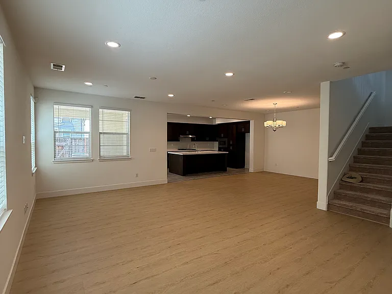 16763 Murphy Ave — Photo 3
