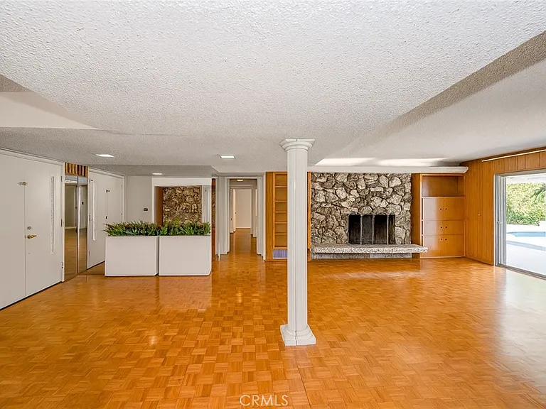19443 Superior St — Photo 2