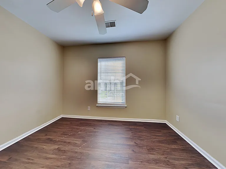 503 Sparkleberry Ln — Photo 17