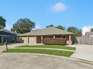 240 Penfold Pl, Harahan, LA 70123
