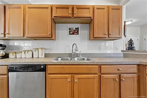 3401 Westham Ln — Photo 10