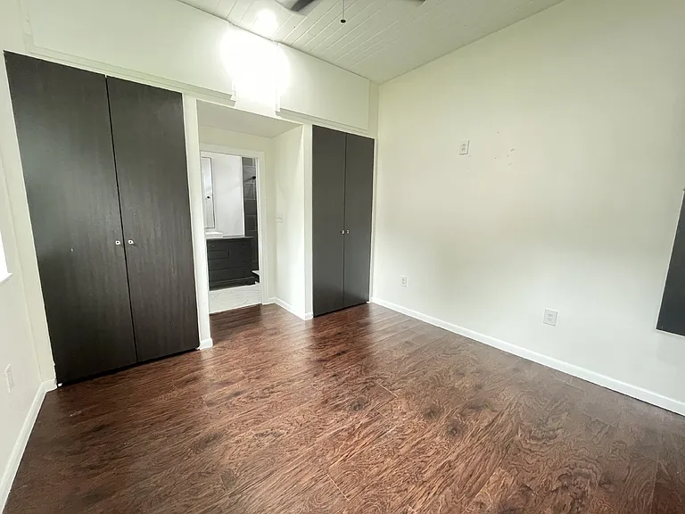 1127 Afton St — Photo 7
