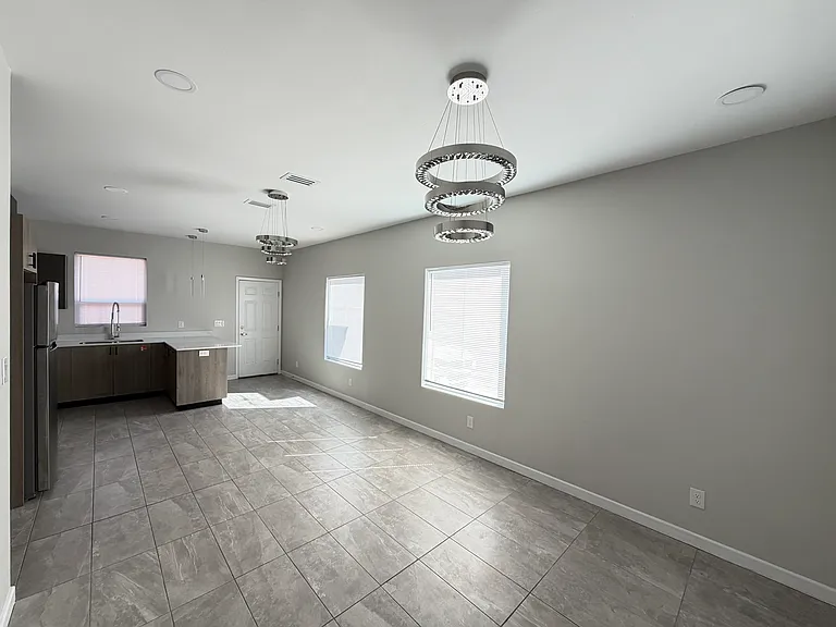 1108 Sugar Garden Ave #4 — Photo 4