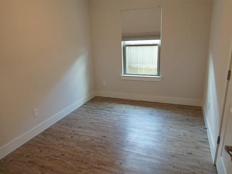 138 Cottage View Dr — Photo 12