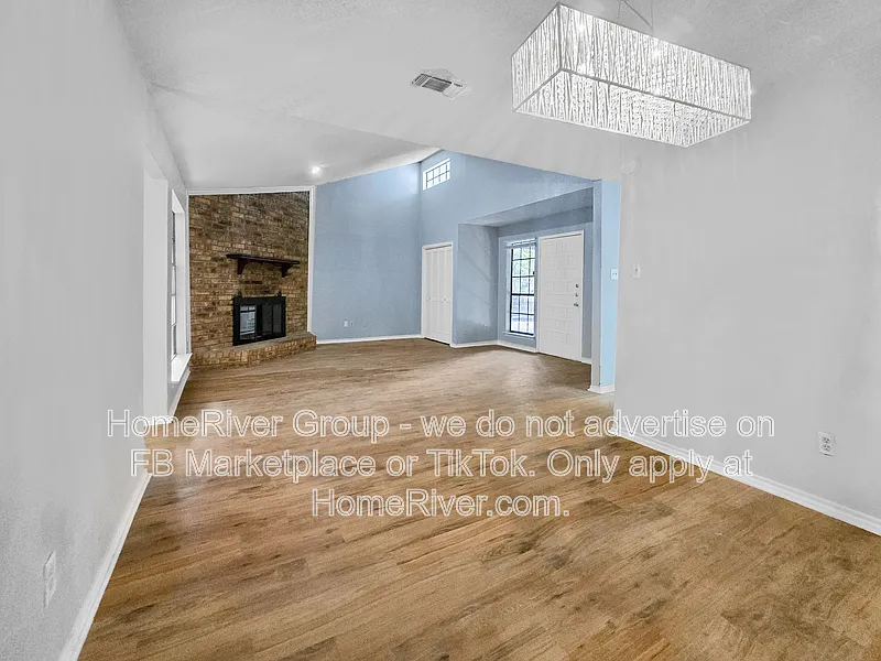 2 bed, 2.0 bath, 1382 sqft, $1,745 — Photo 2