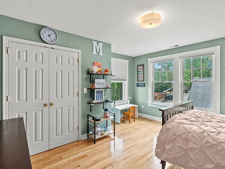 5213 Cathedral Ave NW — Photo 35
