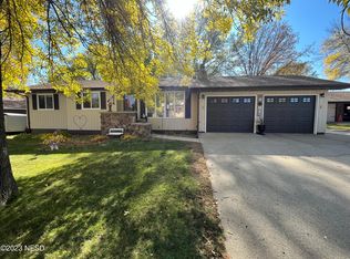 1614 2nd Ave NE, Watertown, SD 57201
