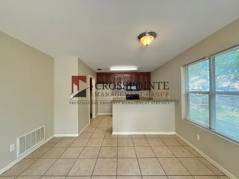West 25th Street 825 Duplex — Photo 5