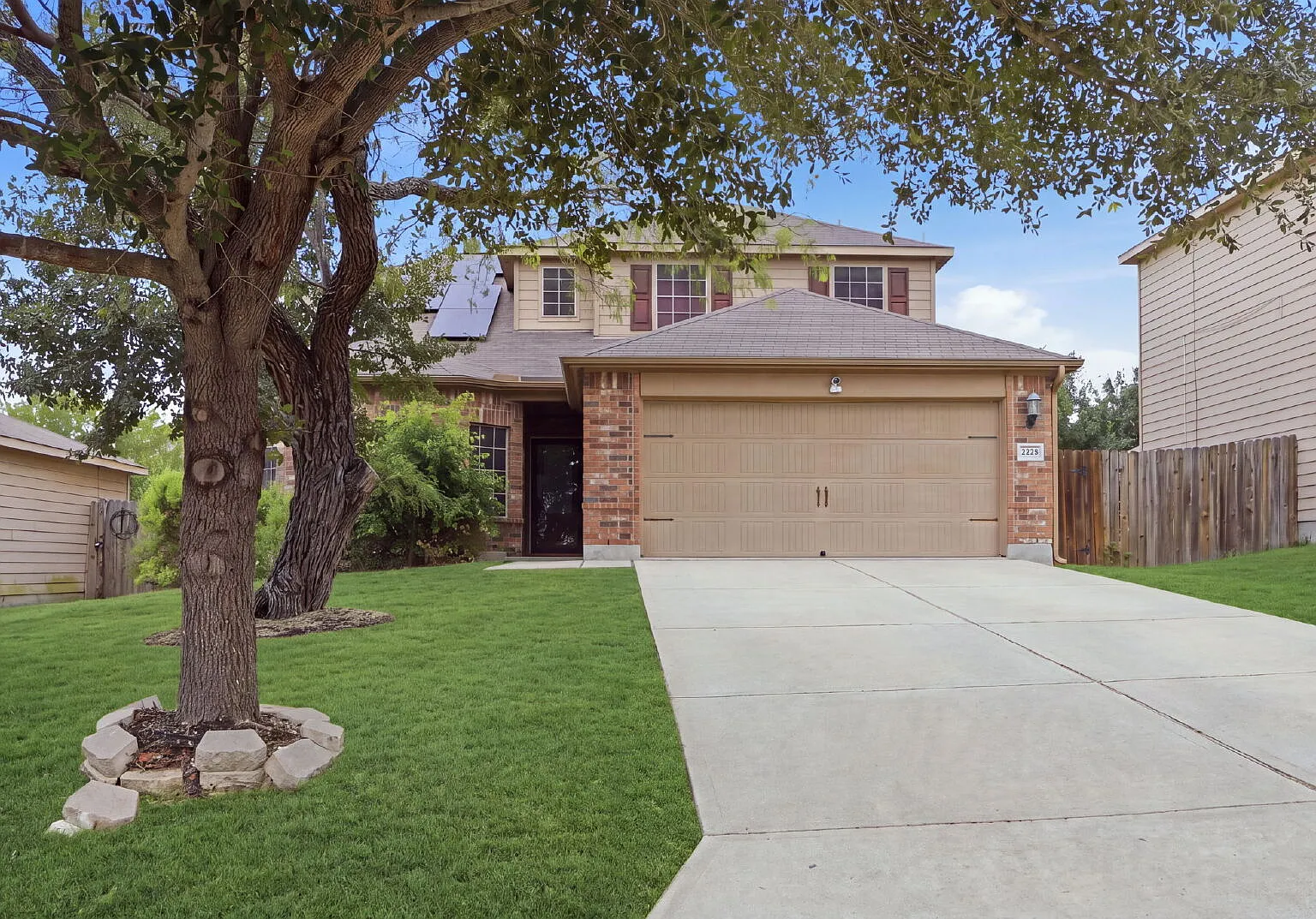 4 bed, 2.5 bath, 2085 sqft, $1,750 — Photo 2
