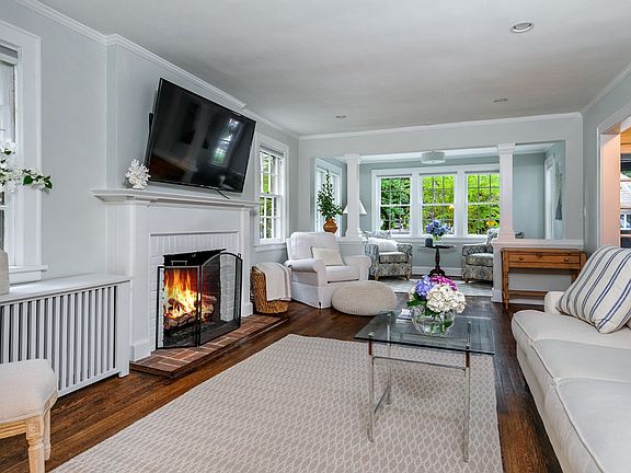 19 Nassau Rd Larchmont, NY (10 of 37).jpg