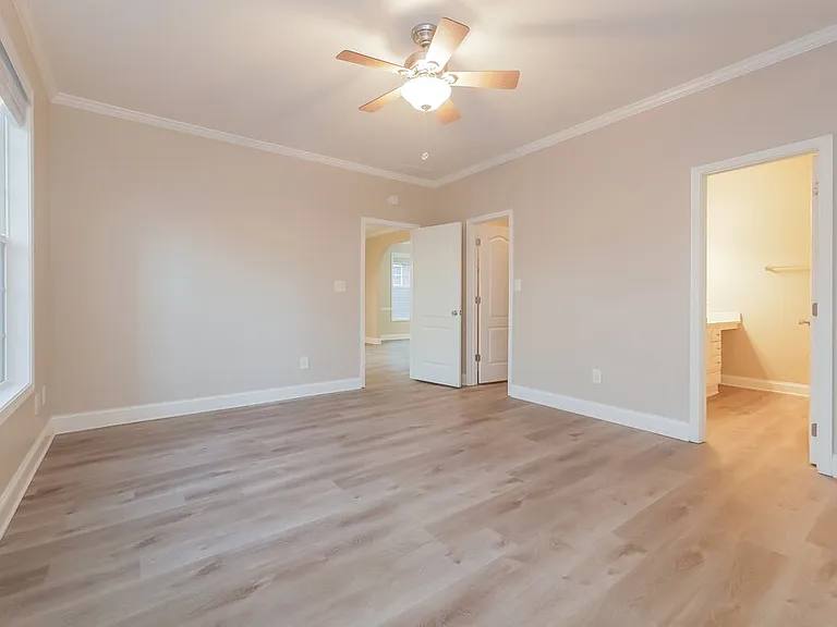 120 Carver St — Photo 11