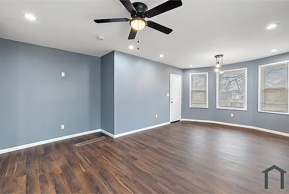1558 Calvert St — Photo 7