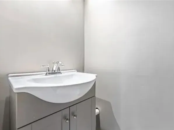 5906 Beechcraft St, New Orleans, LA 70126