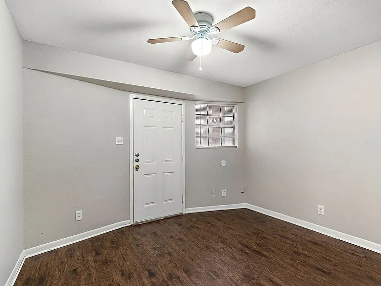 2729 Main St — Photo 27