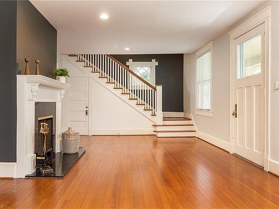 5th image of 713 Simpson St