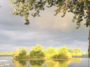 2314 N Duck Lake Rd, Highland, MI 48356