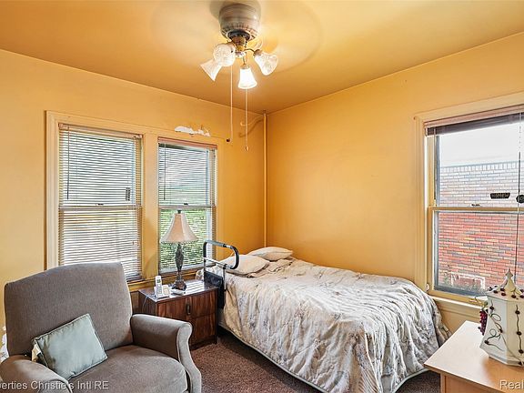14th image of 15453 Coyle St