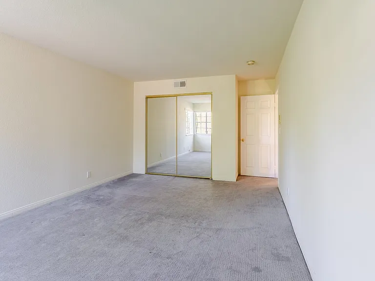 7306 Newcastle Ave — Photo 24