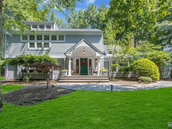 52 Cheryll Ln, Old Tappan, NJ 07675