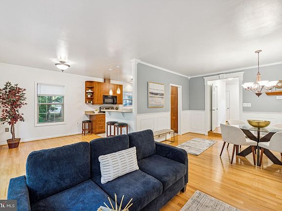 2nd image of 6702 Sunset Woods Ct