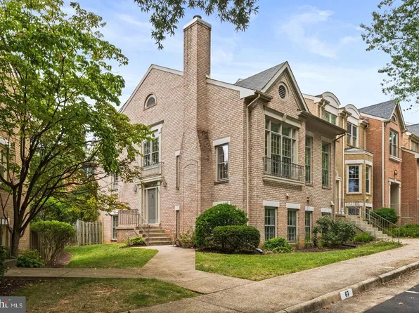 2271 Kings Garden Way, Falls Church, VA 22043