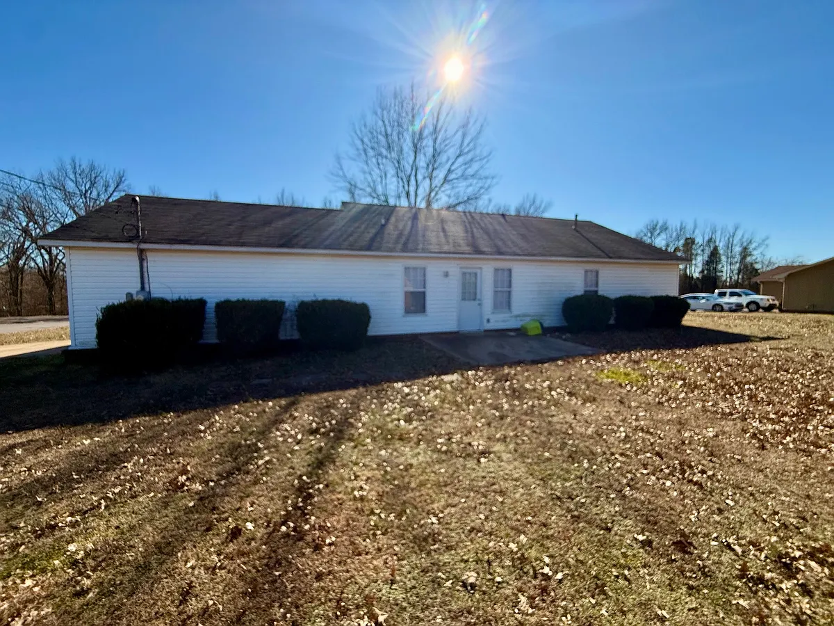 Building Photo - 159 Pinewood Dr