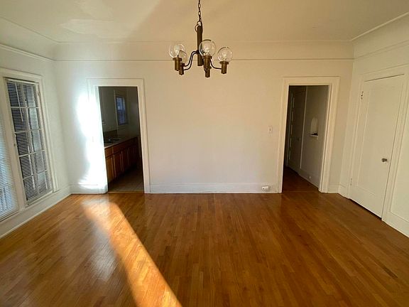 4th image of 208 S New Hampshire Ave