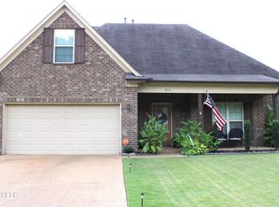 8113 Woodson Dr, Olive Branch, MS 38654
