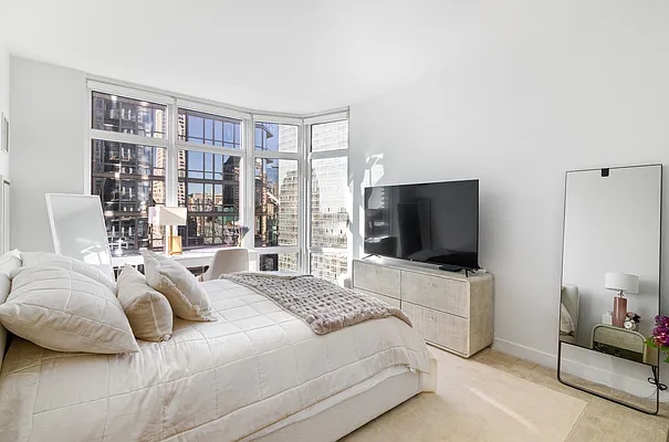 Sold by Compass | media 8