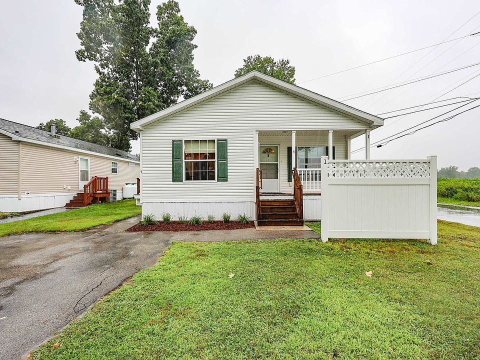 1st image of 545 Elm Street #1