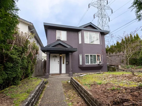 3681 Adanac St, Vancouver, BC V5K 2P7