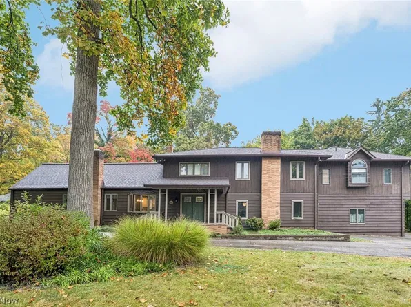 29437 Eddy Rd, Willoughby Hills, OH 44092
