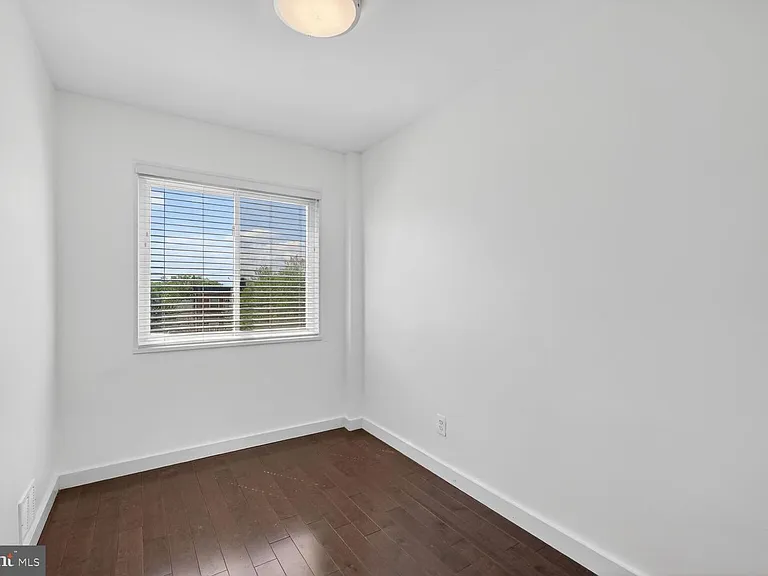 2218 16th St NE — Photo 12