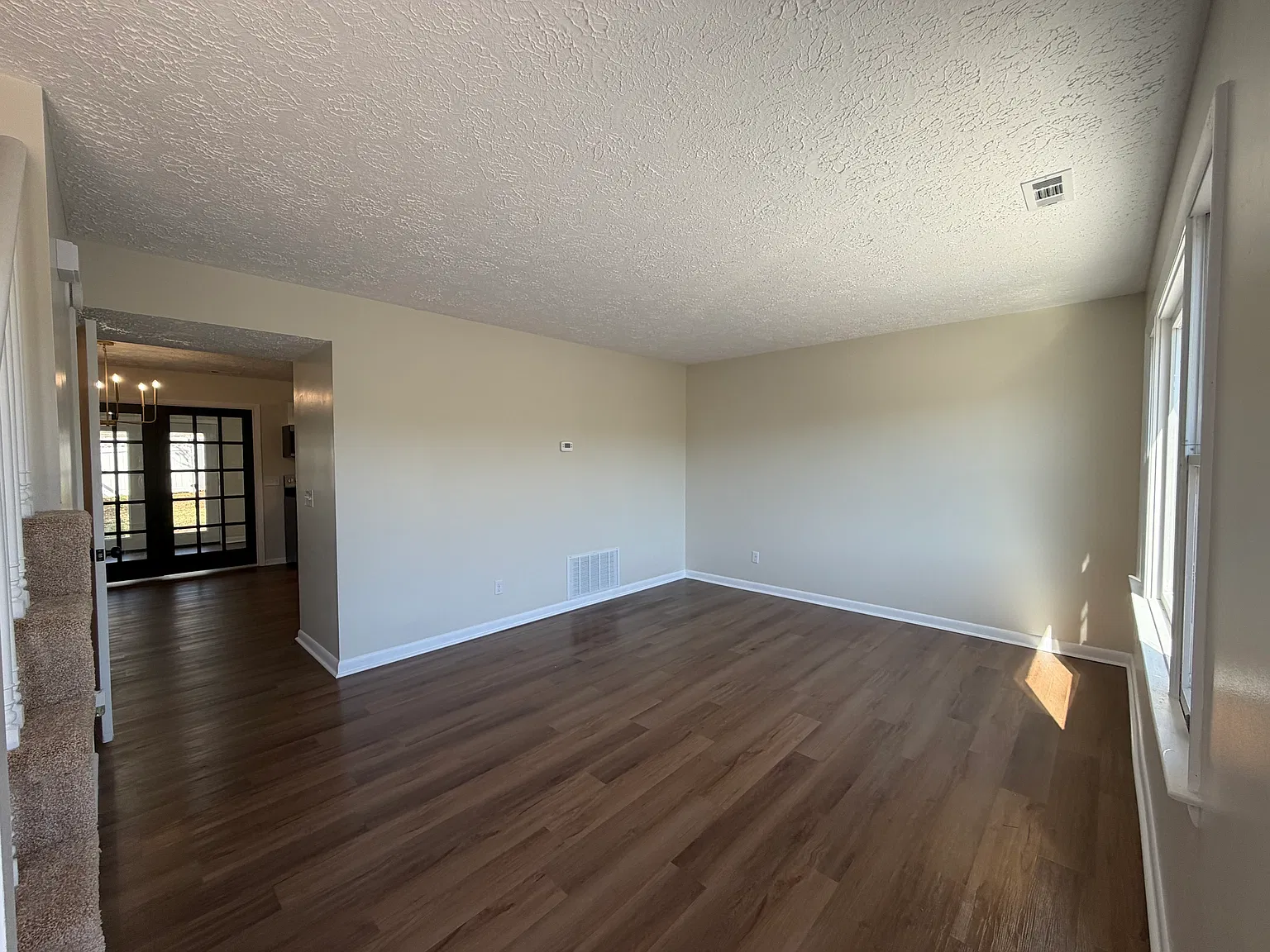 2 bed, 1.5 bath, 1150 sqft, $1,550 — Photo 2