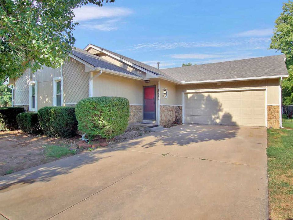 1st image of 2201 N Ironwood Ct
