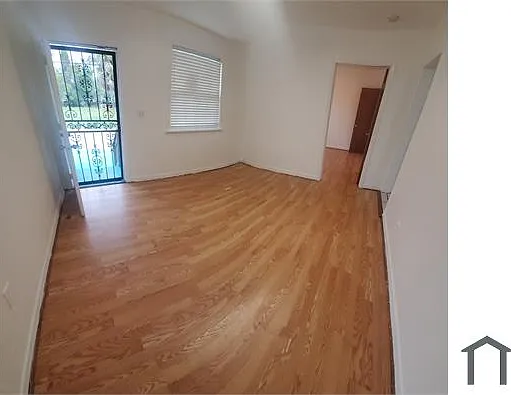2 bed, 1000 sqft, $1,150 — Photo 3