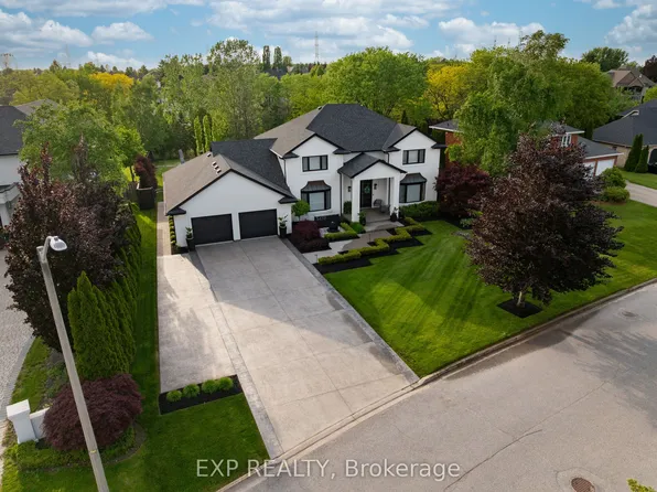 3459 Notre Dame Ct, Niagara Falls, ON L2H 2X3