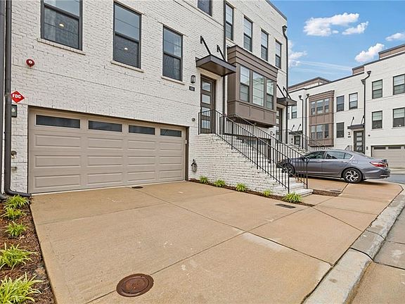 3rd image of 830 Stone Ridge Ln