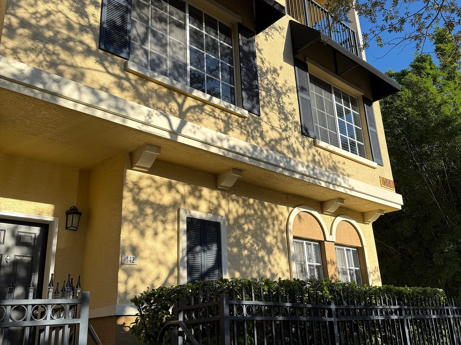 3 bed, 1907 sqft, $3,900 — Photo 2