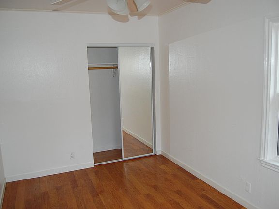 3rd image of 914A Madison Ave