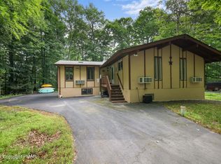 137 Mohican Trl, Pocono Lake, PA