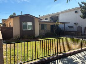 434 E Cypress Ave, Burbank, CA