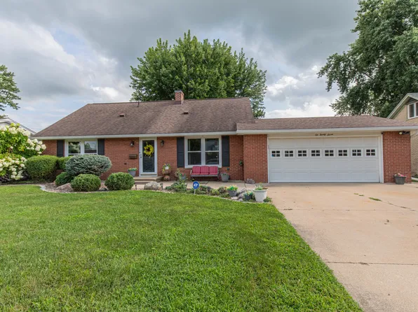 1027 W 3rd St, Spring Valley, IL 61362