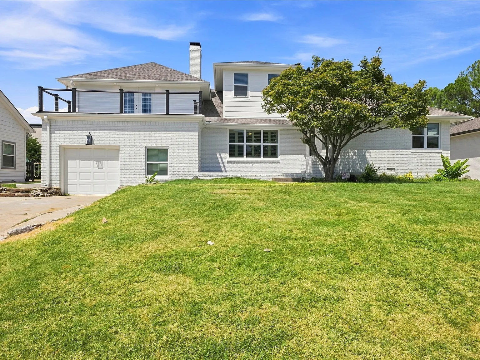 3 bed, 2.0 bath, 2223 sqft, $3,600 — Photo 2