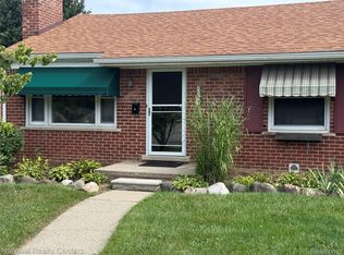 9920 Farmington Rd, Livonia, MI 48150