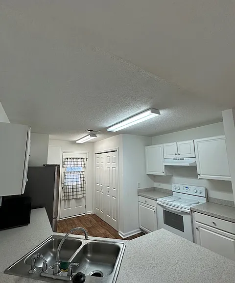 2000 Water Oak Dr #4-B — Photo 7